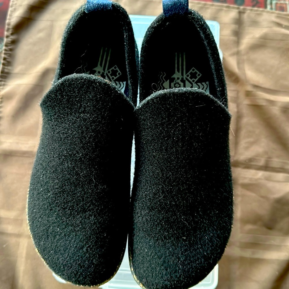 Asportuguesas Egofriendly Footwear. They are size 38 which is 7.5 in the US